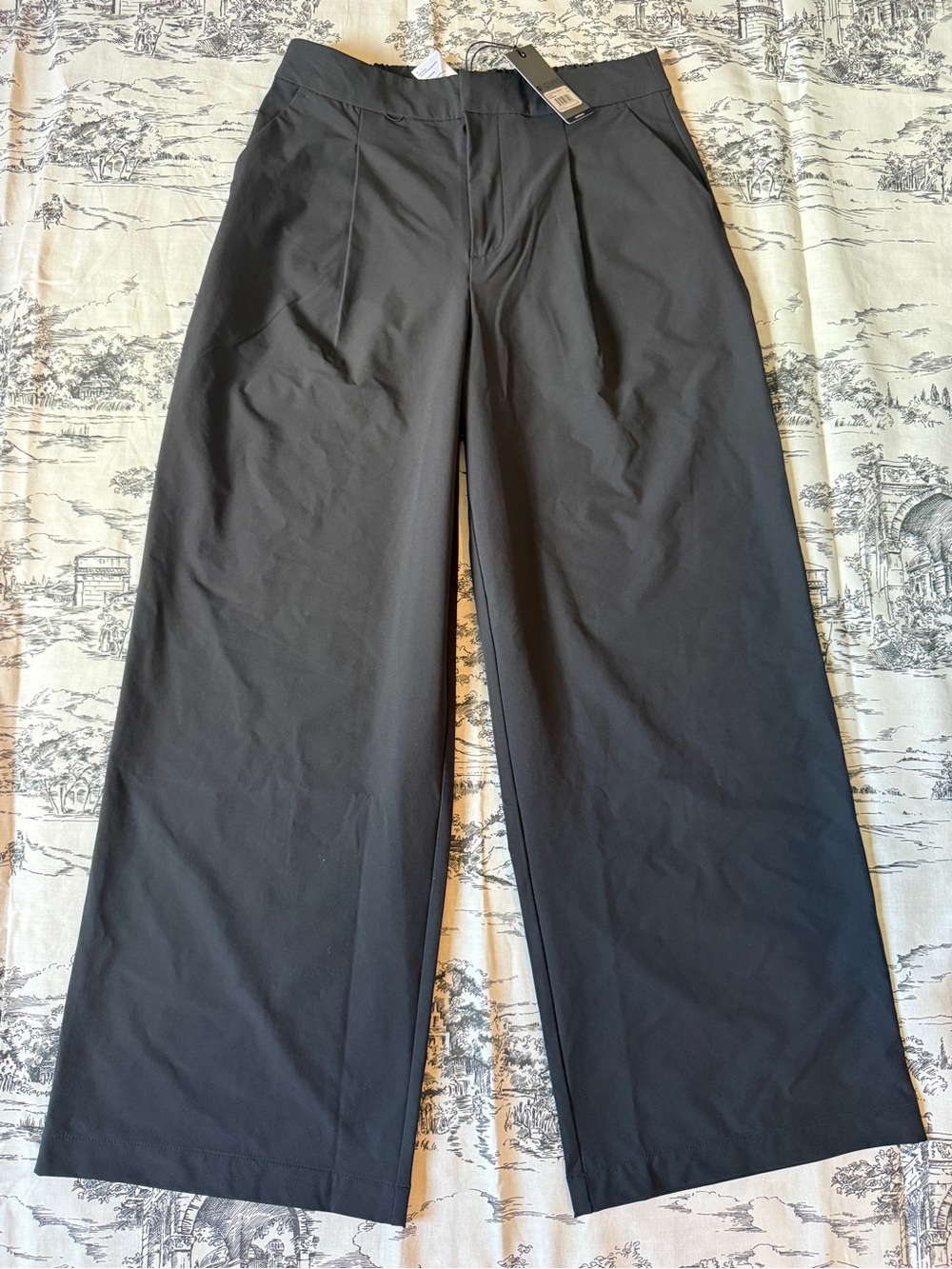 NWT Women’s Figs Pro Black Wide-Leg Dress Pants